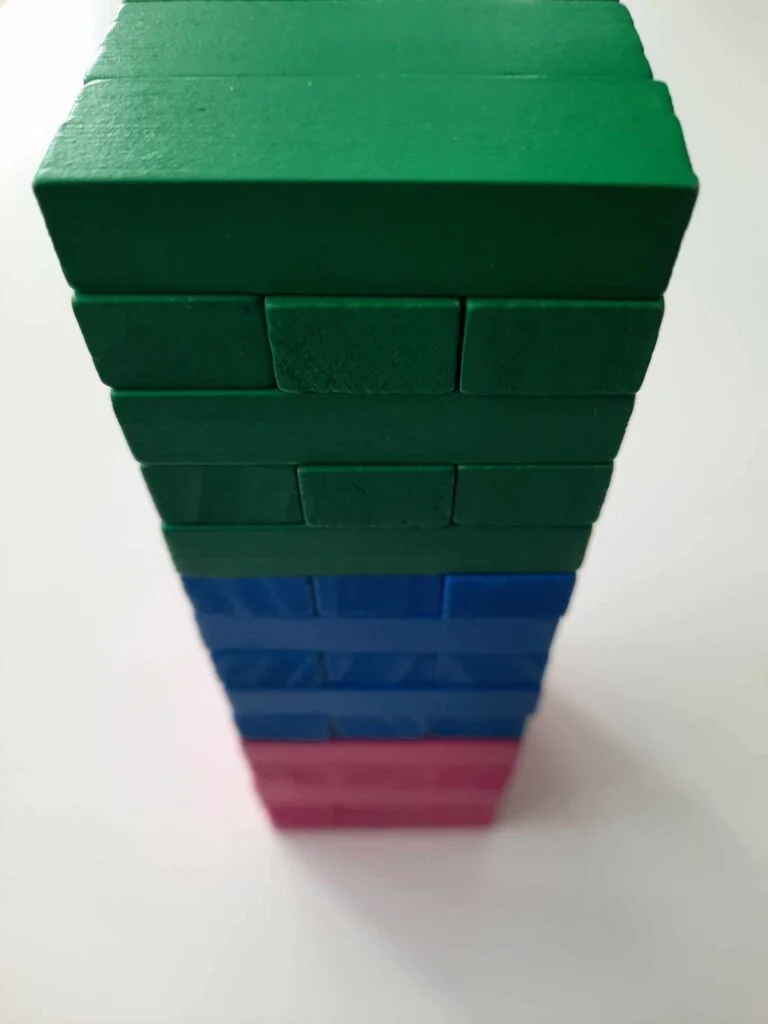 Jenga na lekcji angielskiego
